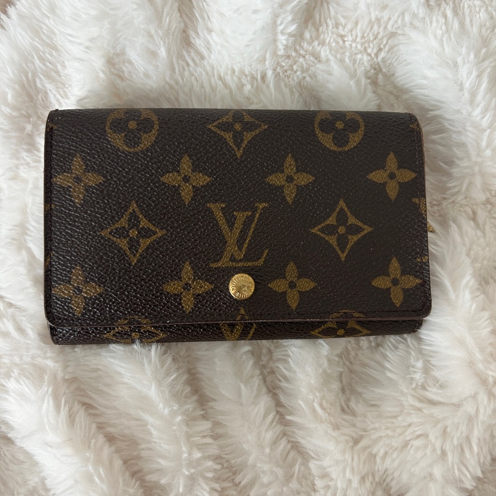Louis Vuitton Brown Monogram Wallet Iconic Design